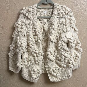 En Creme Textured Knit Cardigan in Cream